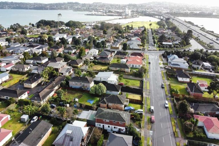 Photo of property in 25 Crawford Avenue, Mangere Bridge, Auckland, 2022