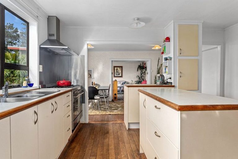 Photo of property in 4 Division Street, Matata, 3194