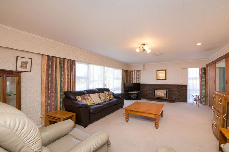 Photo of property in 43 Meadowbrook Drive, Cloverlea, Palmerston North, 4412