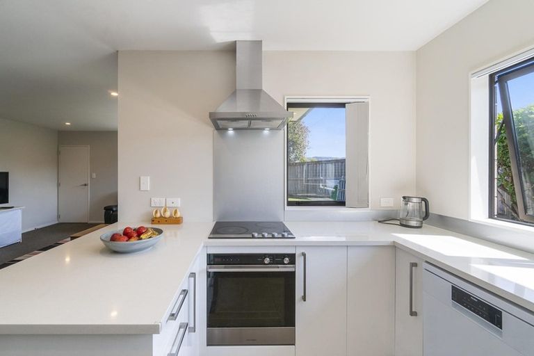 Photo of property in 2a Newham Place, Henderson, Auckland, 0612