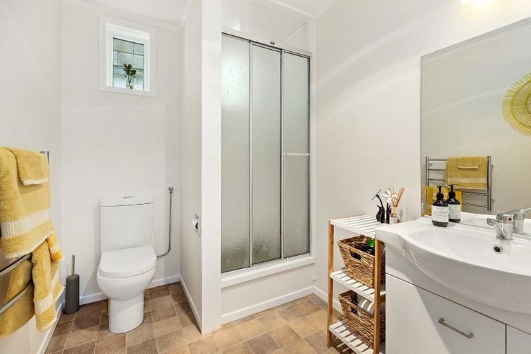 Photo of property in 4 Laidlaw Way, Karori, Wellington, 6012