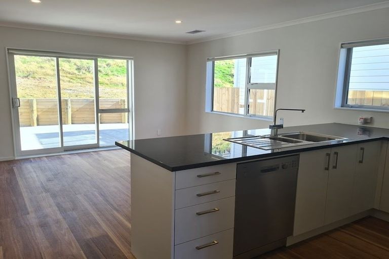 Photo of property in 11 Stockport Grove, Churton Park, Wellington, 6037