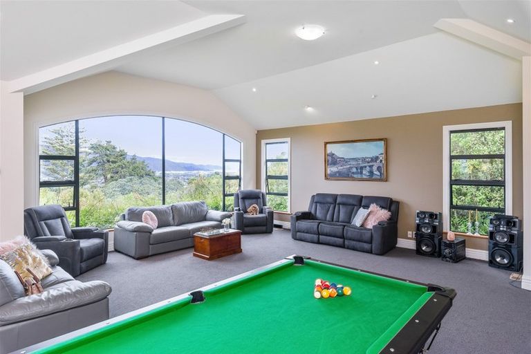 Photo of property in 1 Corrondella Grove, Belmont, Lower Hutt, 5010