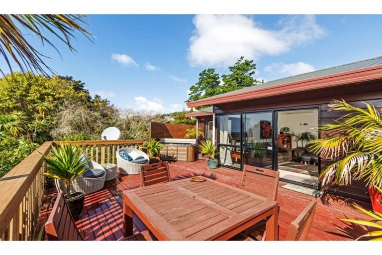 Photo of property in 9 Dobell Road, Stanmore Bay, Whangaparaoa, 0932