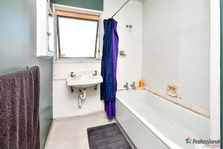 Photo of property in 2/95 Motatau Road, Papatoetoe, Auckland, 2025