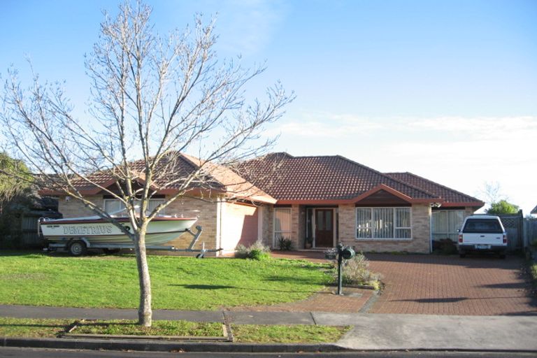 Photo of property in 10 Linicro Place, Wattle Downs, Auckland, 2103
