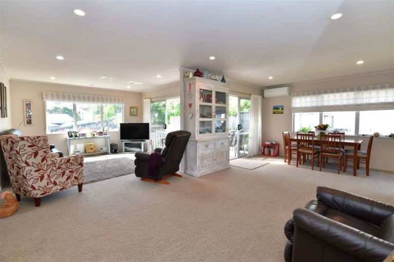 Photo of property in 40b Donald Street, Stanmore Bay, Whangaparaoa, 0932