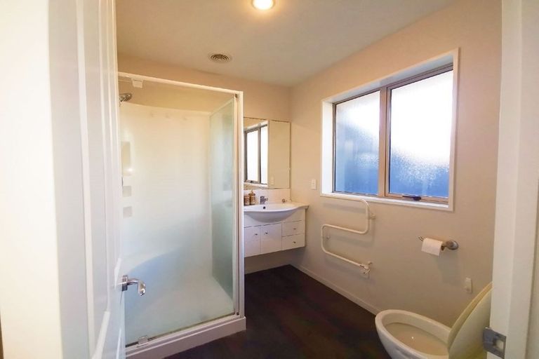 Photo of property in 2 Okuku Place, Hei Hei, Christchurch, 8042