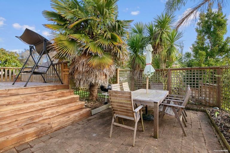 Photo of property in 1/2 Stoneleigh Court, Sunnynook, Auckland, 0632