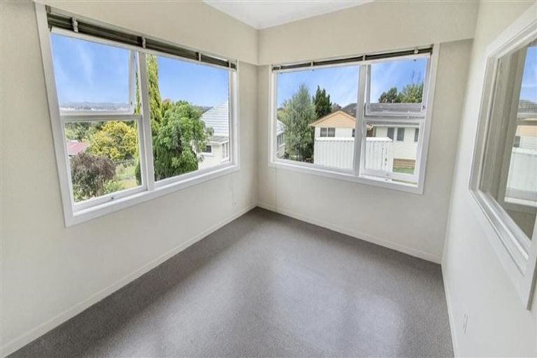 Photo of property in 80 Te Atatu Road, Te Atatu South, Auckland, 0610