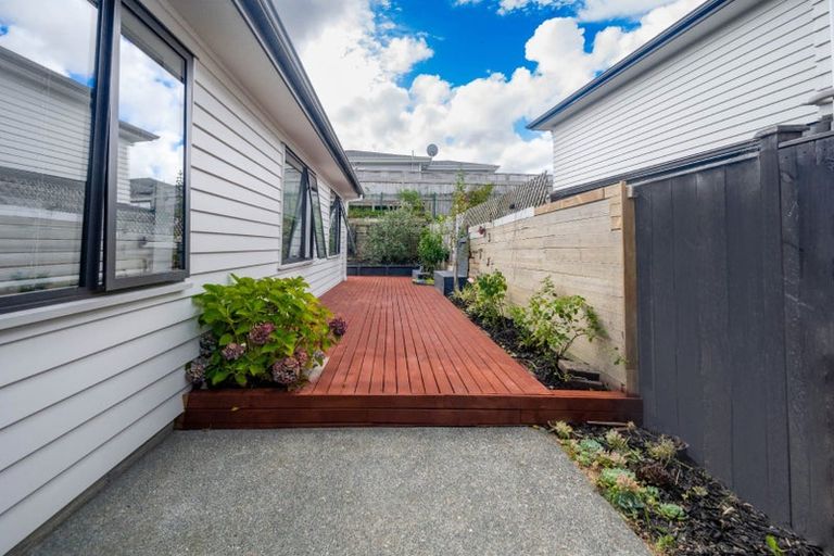 Photo of property in 2 Gemscott Crescent, Huapai, Kumeu, 0810