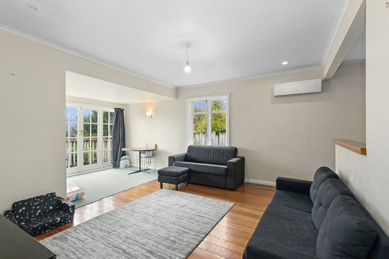 Photo of property in 33 Woodvale Grove, Fairfield, Lower Hutt, 5011