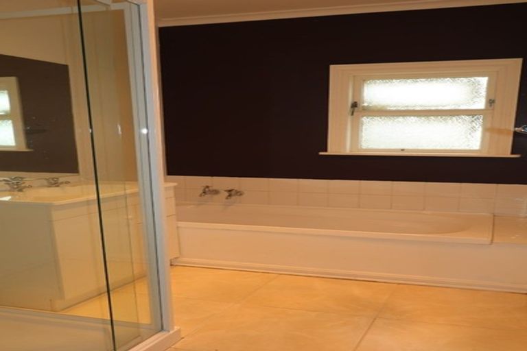 Photo of property in 396 Stokes Valley Road, Stokes Valley, Lower Hutt, 5019