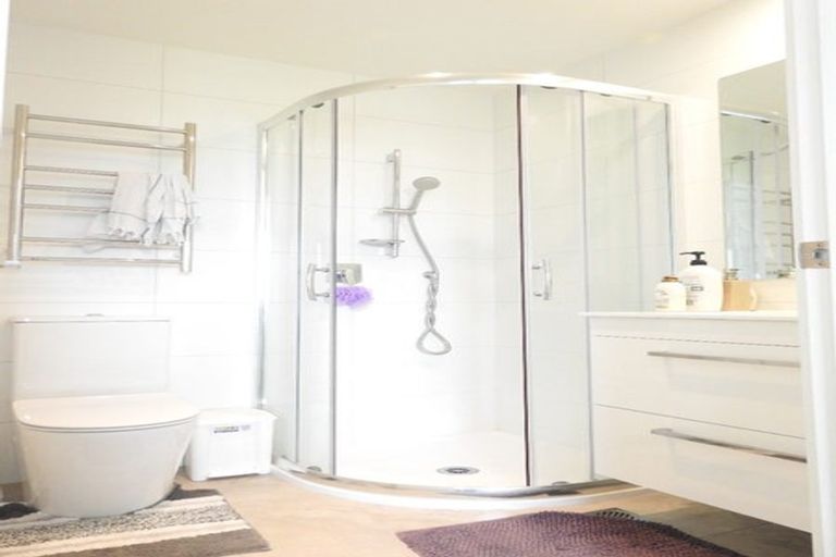 Photo of property in 4/47a Huntington Drive, Huntington Park, Auckland, 2013