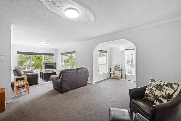 Photo of property in 14 Peace Avenue, Moturoa, New Plymouth, 4310