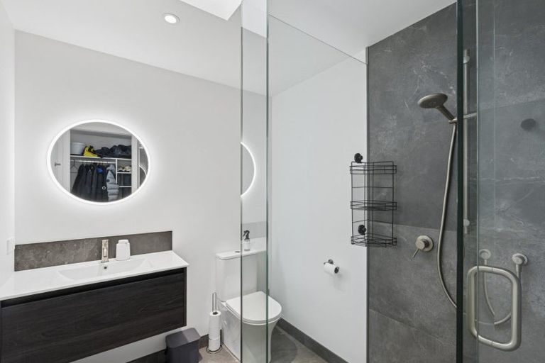 Photo of property in 32 Burbank Road, Wanaka, 9382