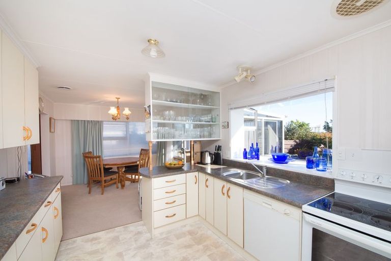 Photo of property in 43 Meadowbrook Drive, Cloverlea, Palmerston North, 4412