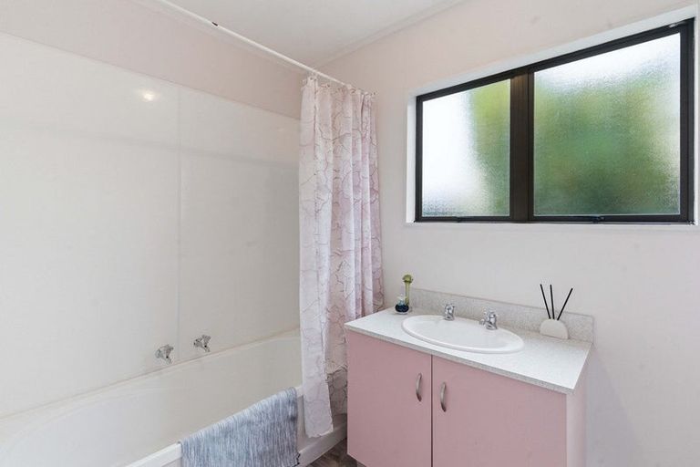 Photo of property in 204 Waitaha Road, Welcome Bay, Tauranga, 3112