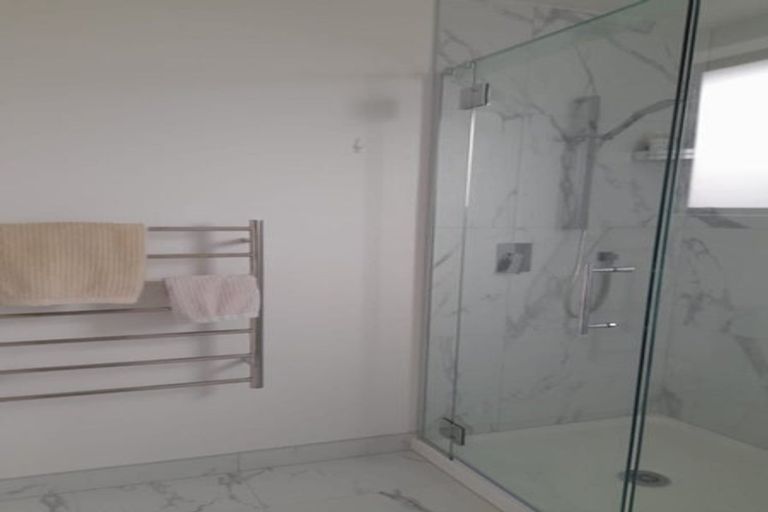 Photo of property in 2/11 Cressy Street, Waterloo, Lower Hutt, 5011