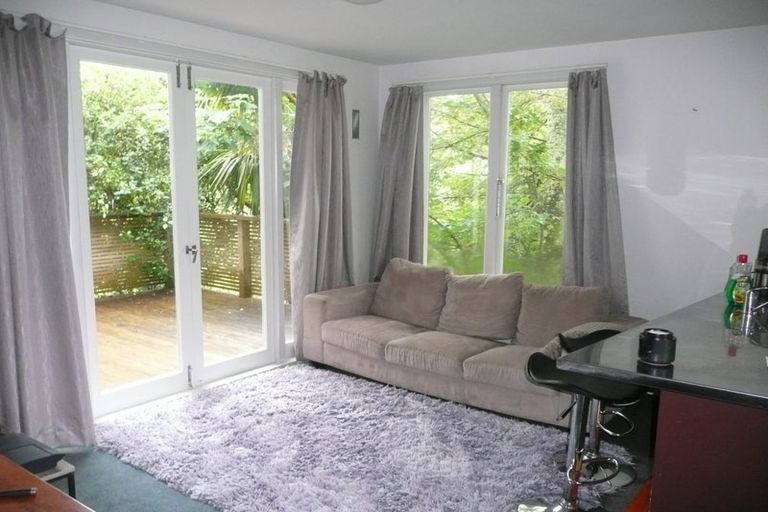 Photo of property in 1 Hadfield Terrace, Kelburn, Wellington, 6012