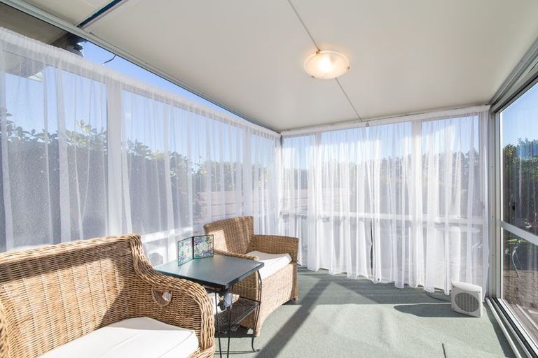 Photo of property in 43 Meadowbrook Drive, Cloverlea, Palmerston North, 4412