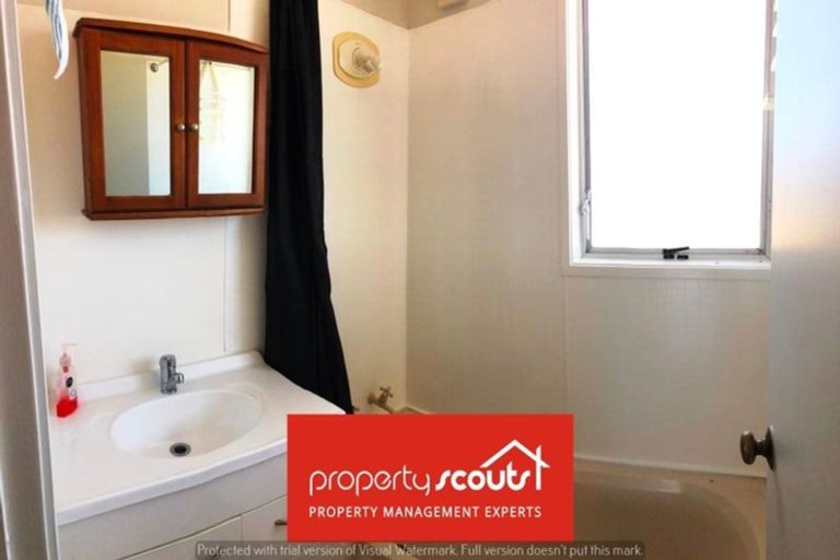 Photo of property in 3 Medina Place, Half Moon Bay, Auckland, 2012