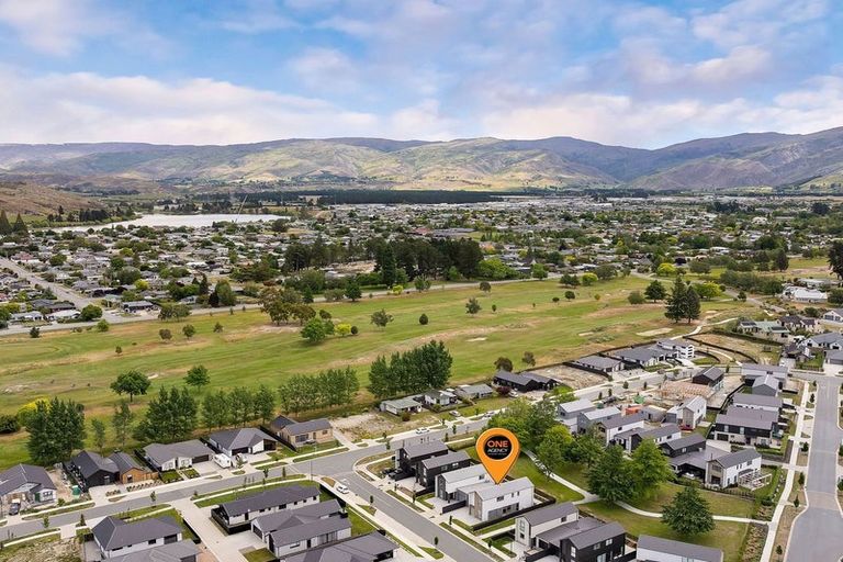 Photo of property in 28 Woods Crescent, Cromwell, 9310