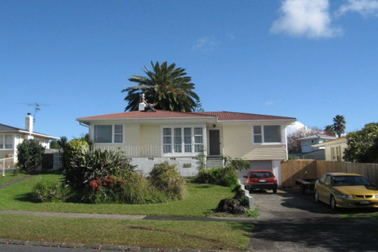 Photo of property in 87 Ennis Avenue, Pakuranga Heights, Auckland, 2010
