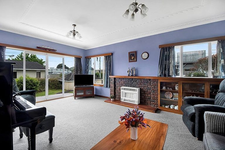 Photo of property in 69 Young Street, New Plymouth, 4310