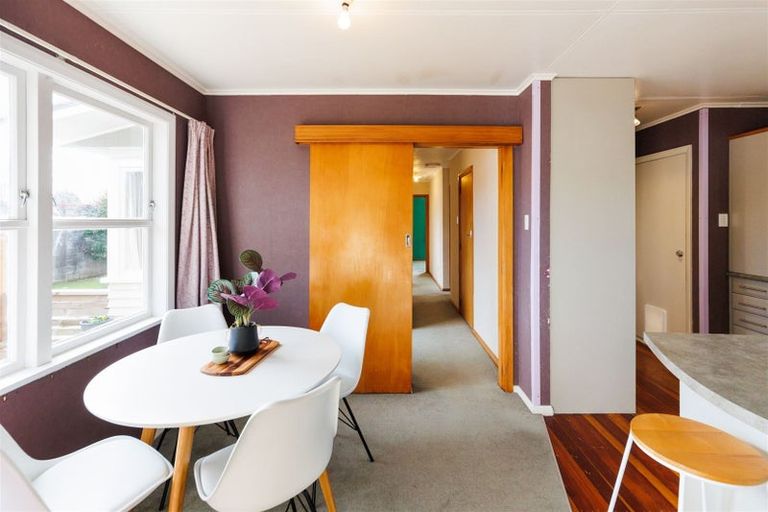 Photo of property in 39 Abraham Crescent, Milson, Palmerston North, 4414