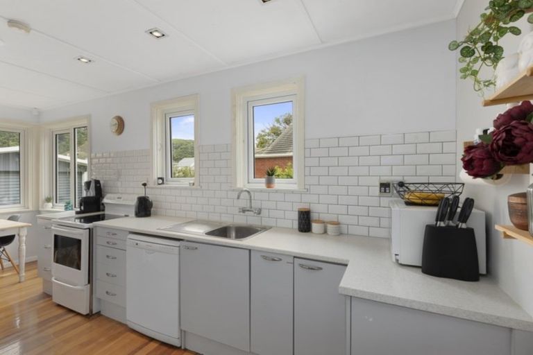 Photo of property in 25 Milne Crescent, Taita, Lower Hutt, 5011