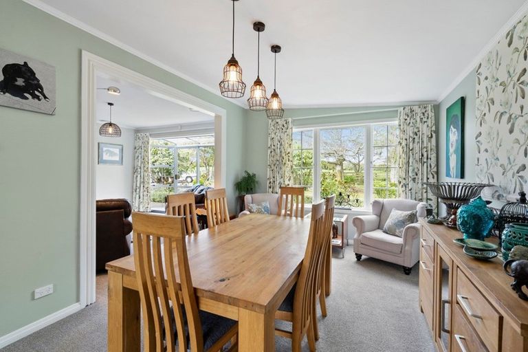 Photo of property in 111 Clifford Road, Eltham, 4322