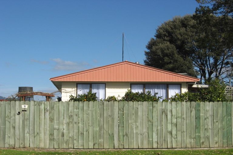 Photo of property in 1 Ngaio Place, Edgecumbe, 3120
