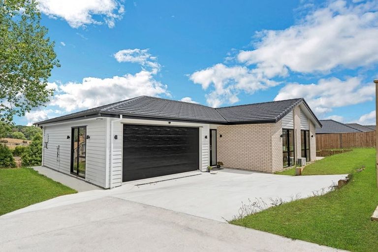 Photo of property in 39b Leathem Crescent, Pokeno, 2402