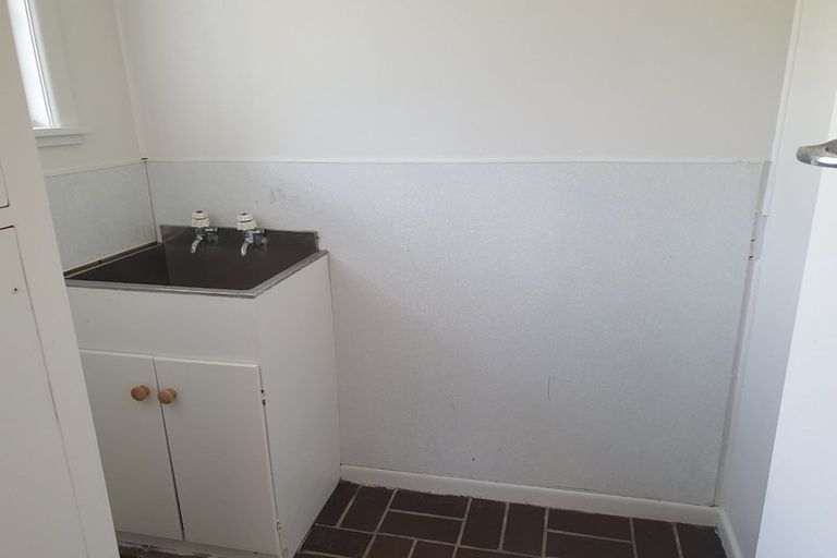 Photo of property in 129 Oteha Road, Fairview Heights, Auckland, 0632