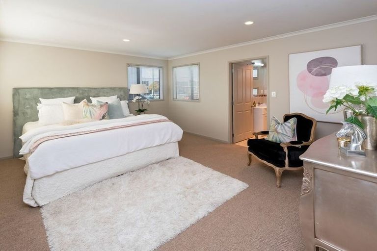 Photo of property in 2 Jack Place, Flat Bush, Auckland, 2019