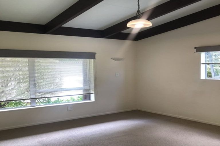 Photo of property in 1/13 Girrahween Drive, Totara Vale, Auckland, 0629