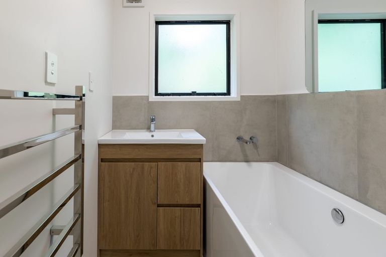 Photo of property in 1/184 Hutchinson Avenue, New Lynn, Auckland, 0600