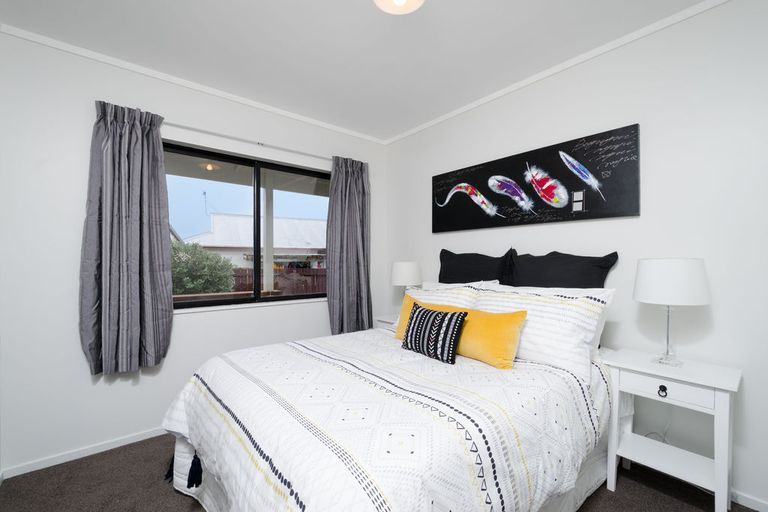 Photo of property in 5 Posa Avenue, Henderson, Auckland, 0612