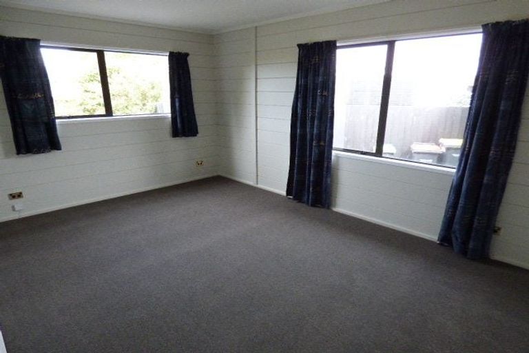 Photo of property in 2/17e Te Maru Place, Redwood, Christchurch, 8051