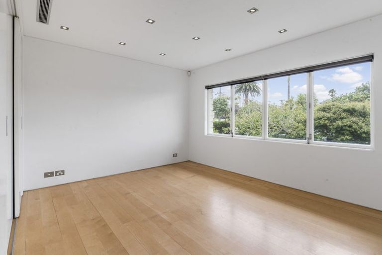 Photo of property in 7 Cecil Road, Milford, Auckland, 0620