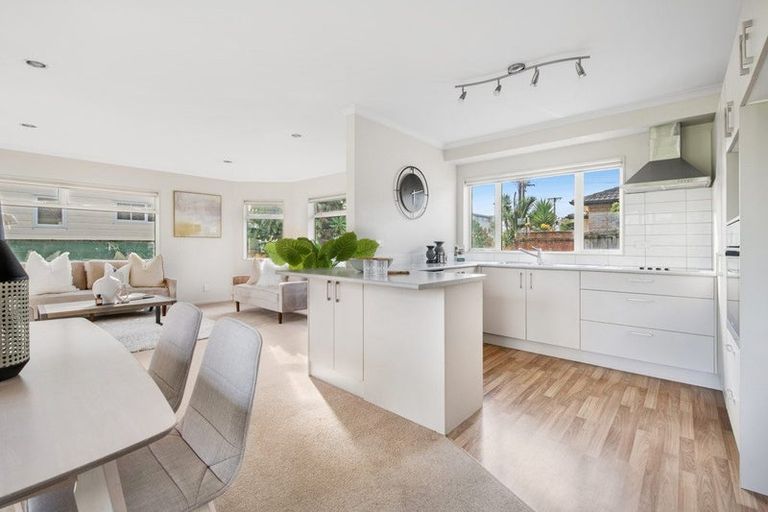 Photo of property in 10a Centreway Road, Orewa, 0931