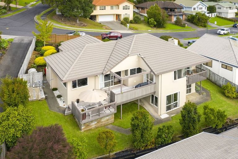 Photo of property in 18 Carnmore Place, Torbay, Auckland, 0630