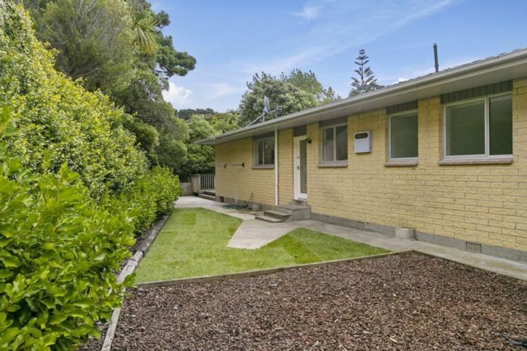 Photo of property in 65 Tirohanga Road, Tirohanga, Lower Hutt, 5010