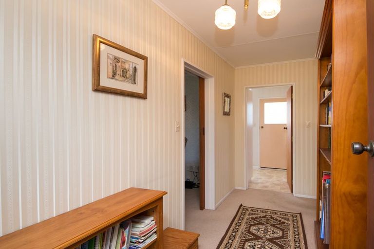 Photo of property in 43 Meadowbrook Drive, Cloverlea, Palmerston North, 4412