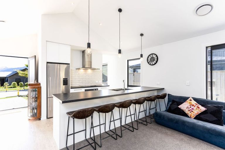 Photo of property in 35 Muster Road, Jacks Point, 9371