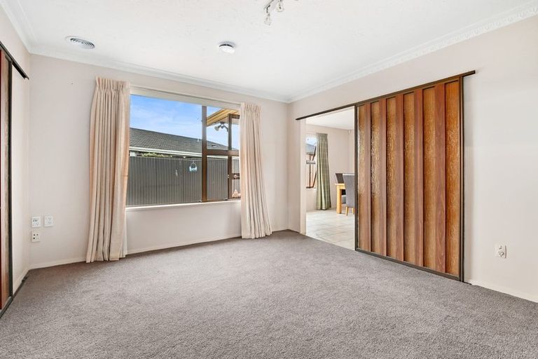 Photo of property in 152 Sawyers Arms Road, Northcote, Christchurch, 8052