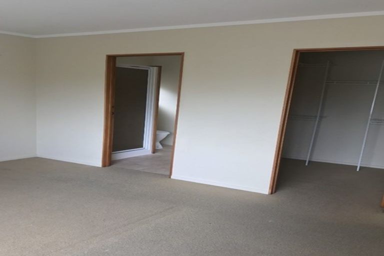 Photo of property in 1/1 Bass Street, West Harbour, Auckland, 0618