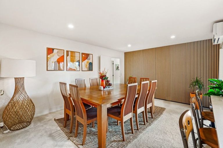 Photo of property in 8 Toledo Avenue, Henderson, Auckland, 0612
