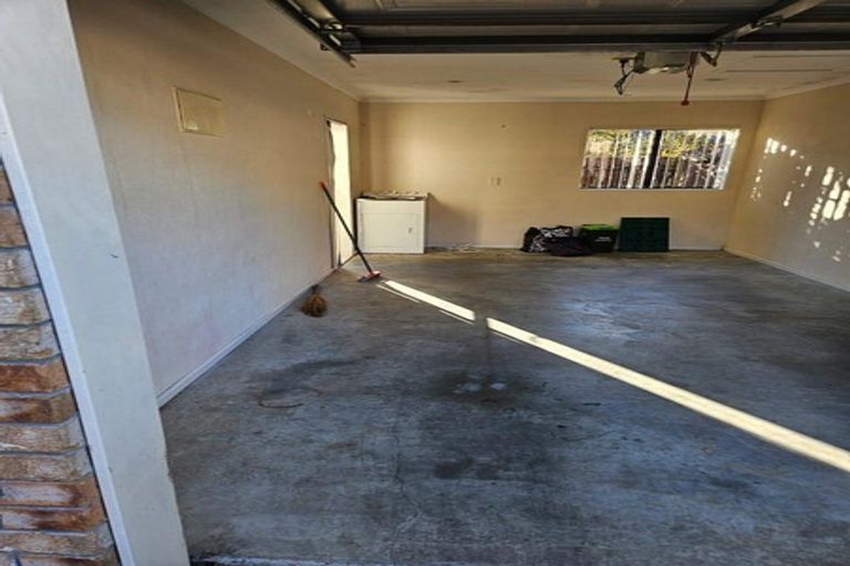 Photo of property in 16 Carrick Glen Avenue, Flat Bush, Auckland, 2019